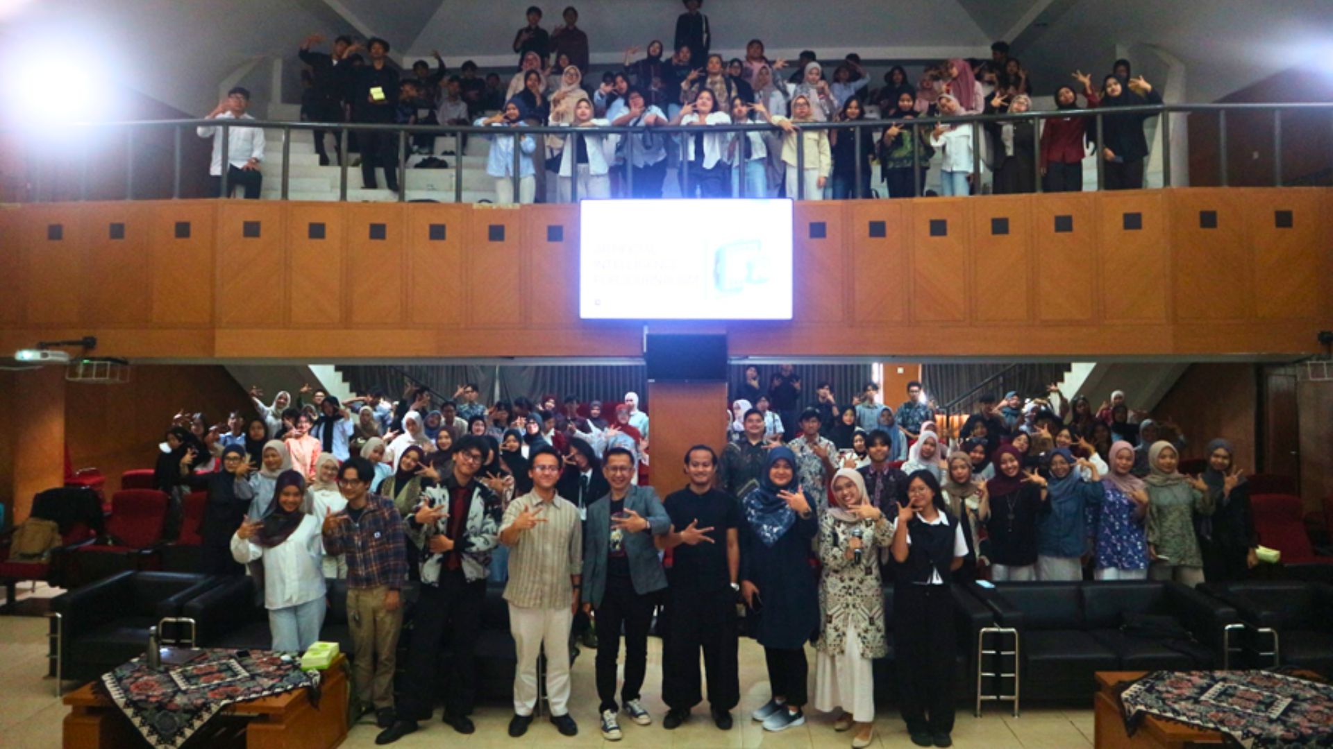 A collective vision for the future: Students and faculty of the Communication Studies Study Programme join forces with BandungBergerak experts at the 