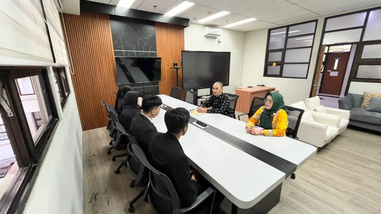 Prodi Pendidikan Sejarah FPIPS UPI Melaksanakan Ujian Sidang Skripsi Jenjang Sarjana Kamis 21 Mei 2026