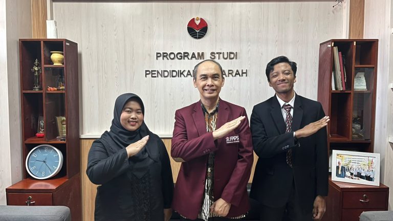 Prodi Pendidikan Sejarah FPIPS UPI Menyelenggarakan yudisium bagi dua orang Mahasiswa