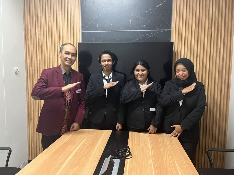 Prodi Pendidikan Sejarah FPIPS UPI Melaksanakan Yudisium Jenjang Magister (S2) Sejumlah 3 Mahasiswa Lulusan Magister Pendidikan Sejarah (SDG,s 4 Pendidikan Berkualitas)